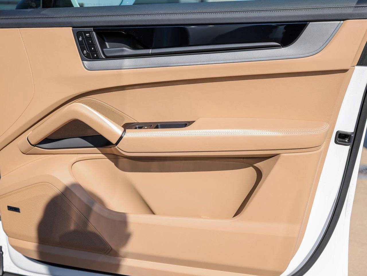 2025 Porsche Cayenne E-Hybrid Coupe