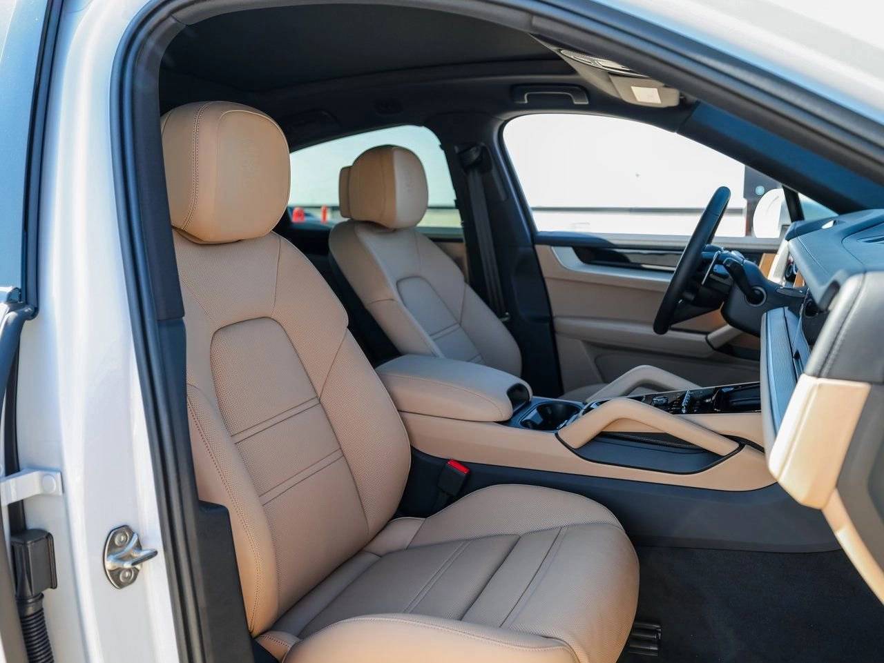 2025 Porsche Cayenne E-Hybrid Coupe