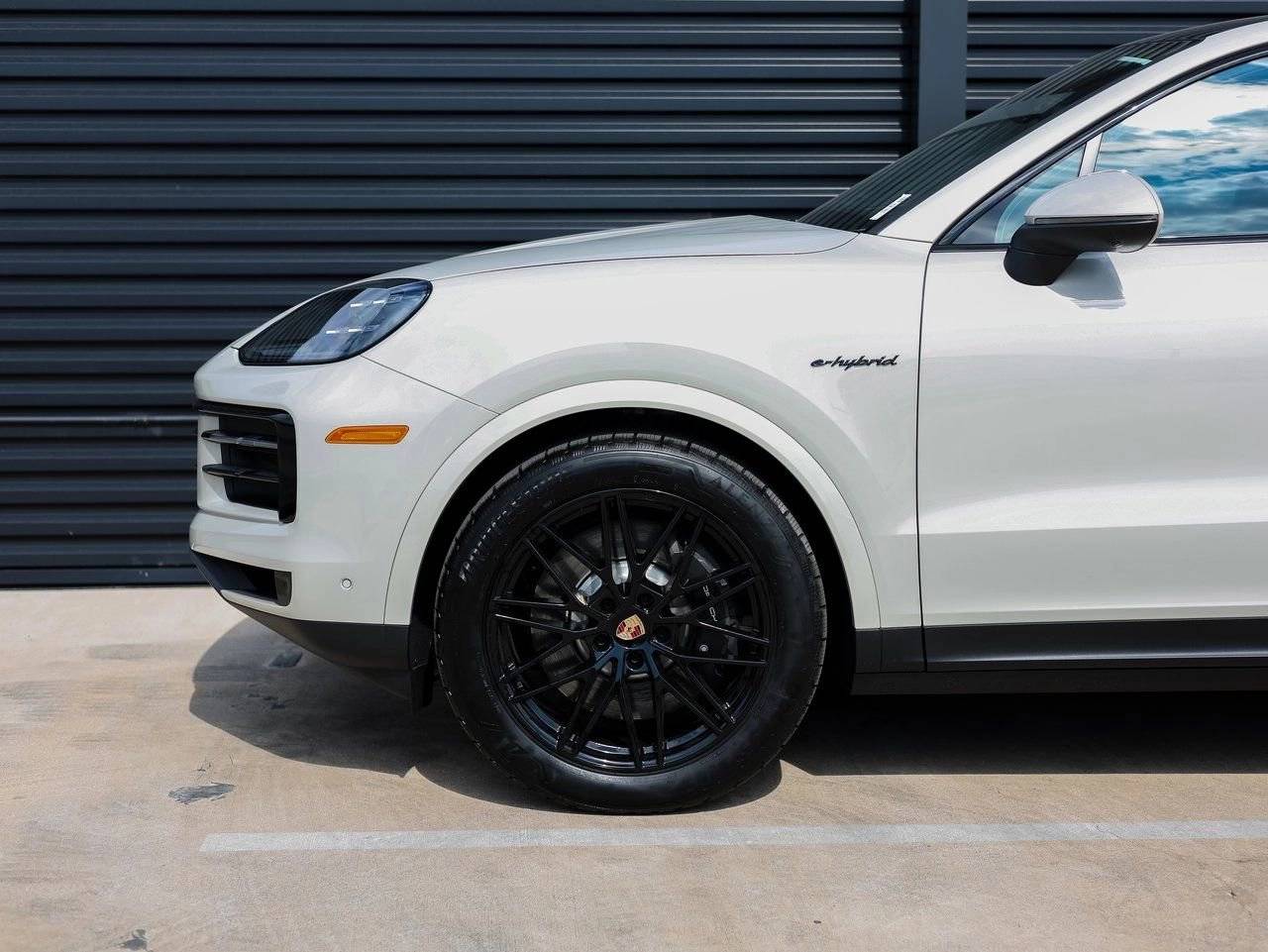 2025 Porsche Cayenne E-Hybrid Coupe