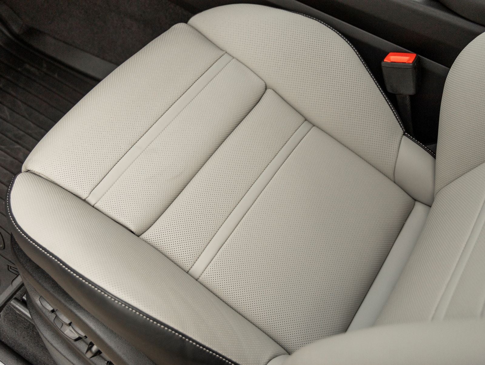 2025 Porsche Cayenne Coup E-Hybrid - Photo 23