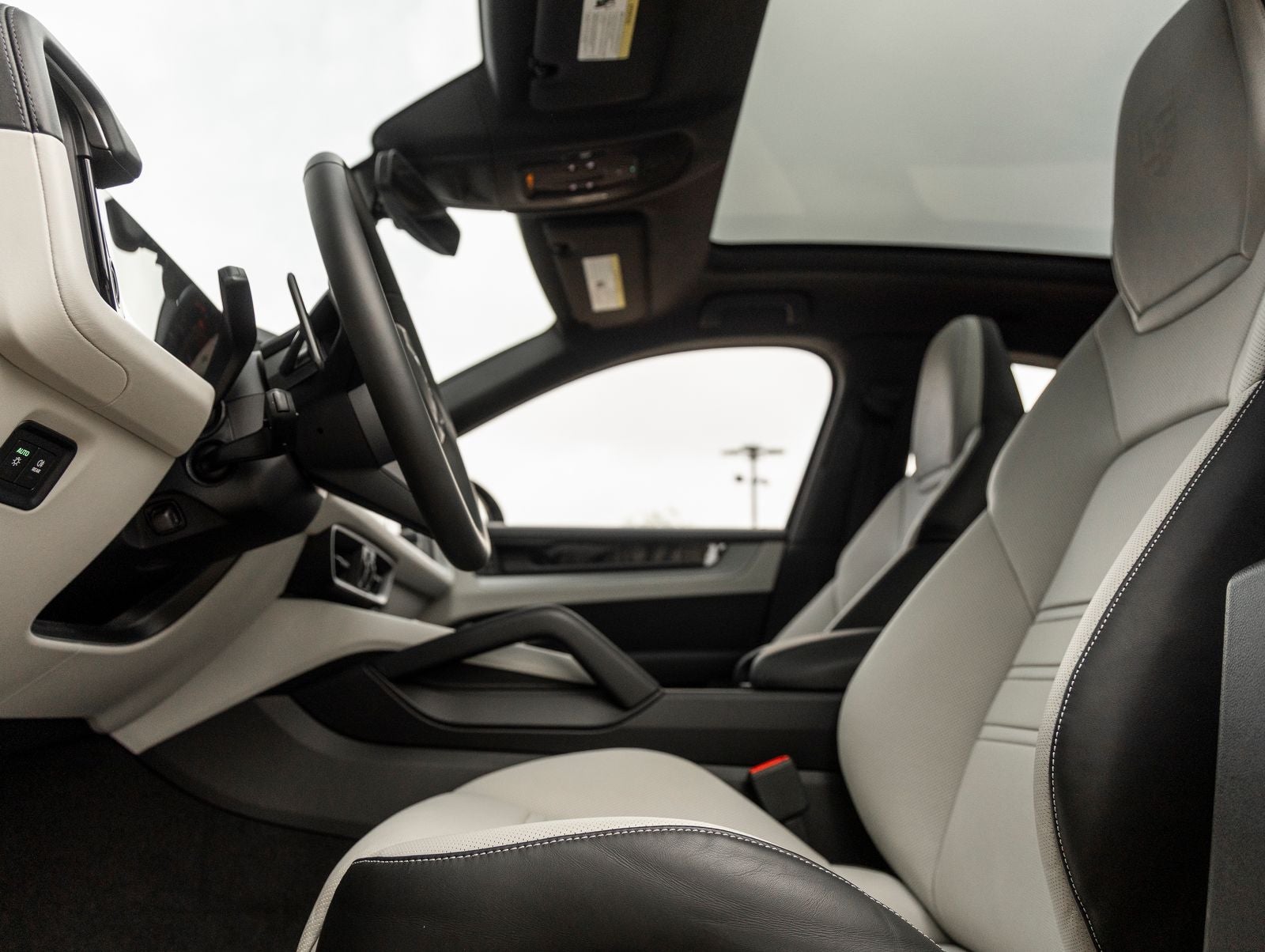 2025 Porsche Cayenne Coup E-Hybrid - Photo 24