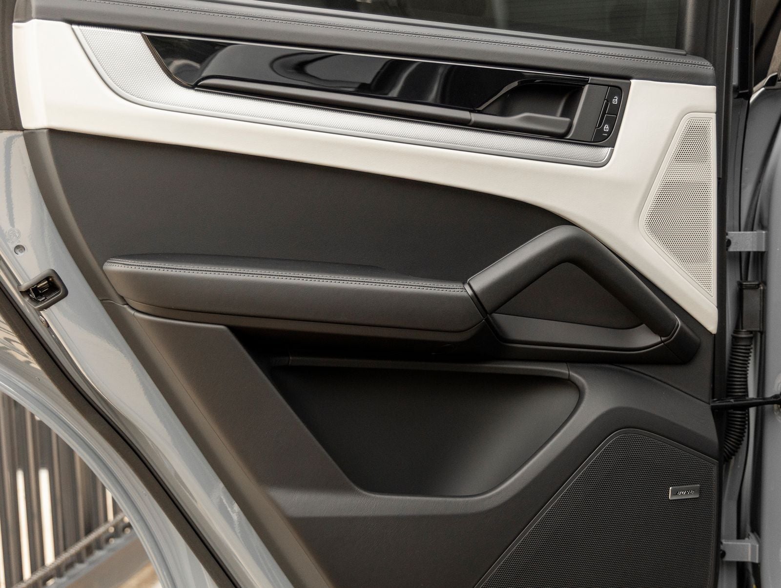 2025 Porsche Cayenne Coup E-Hybrid - Photo 33