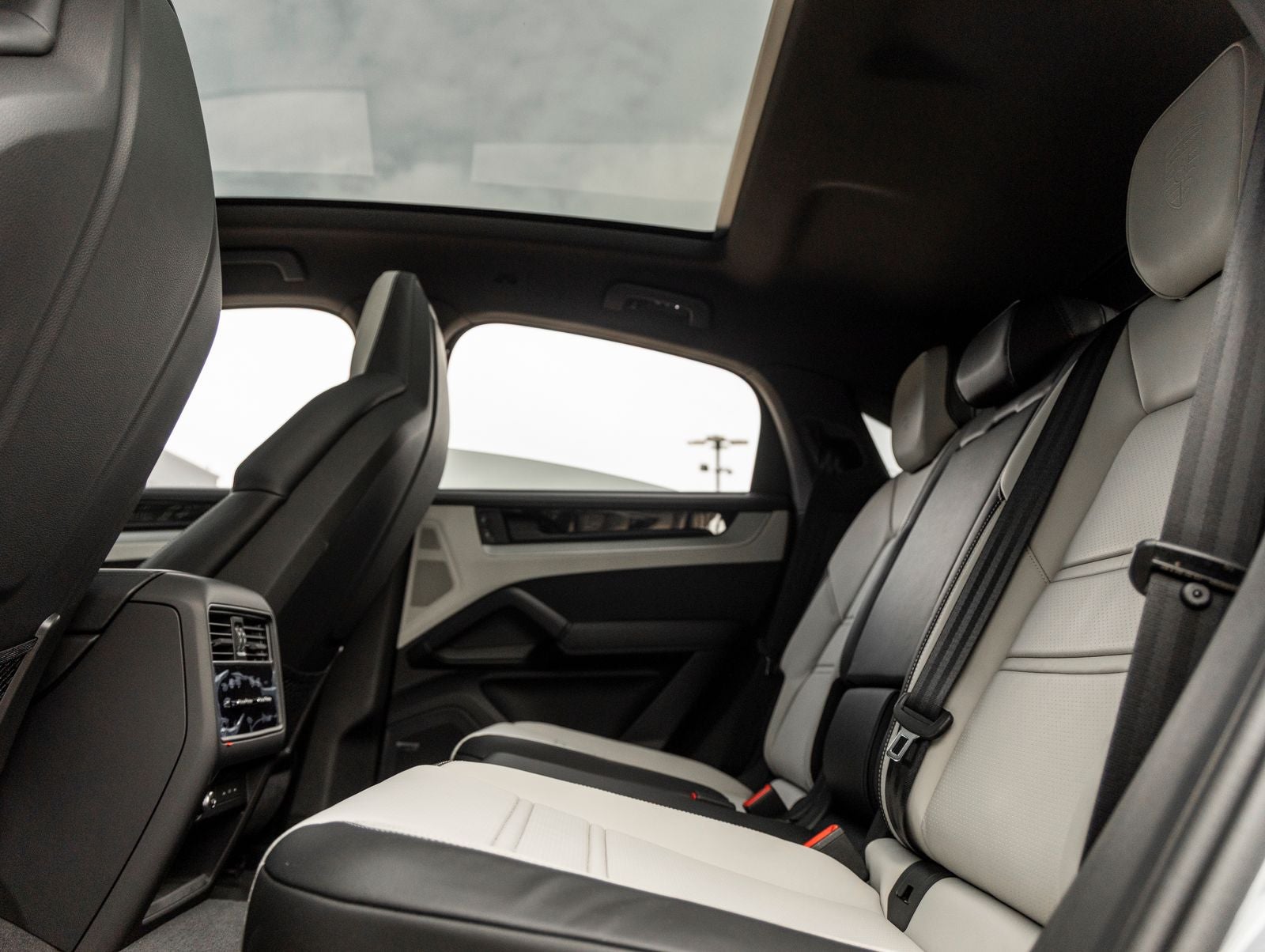 2025 Porsche Cayenne Coup E-Hybrid - Photo 35