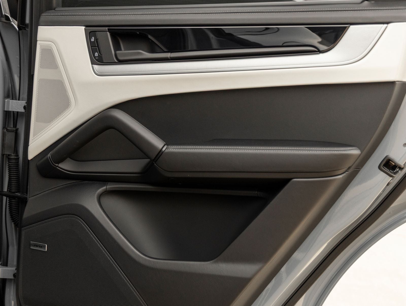 2025 Porsche Cayenne Coup E-Hybrid - Photo 39