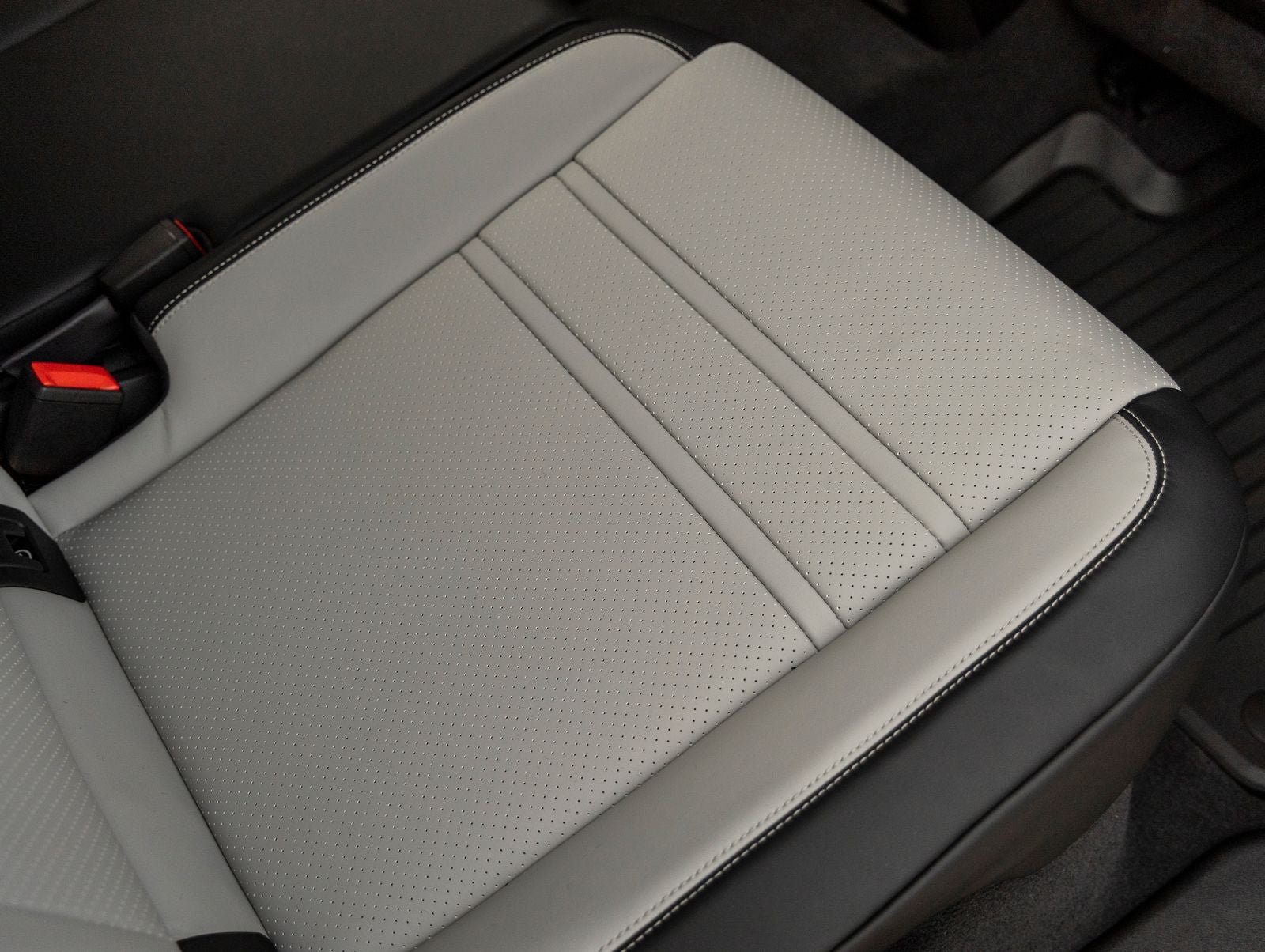 2025 Porsche Cayenne Coup E-Hybrid - Photo 40