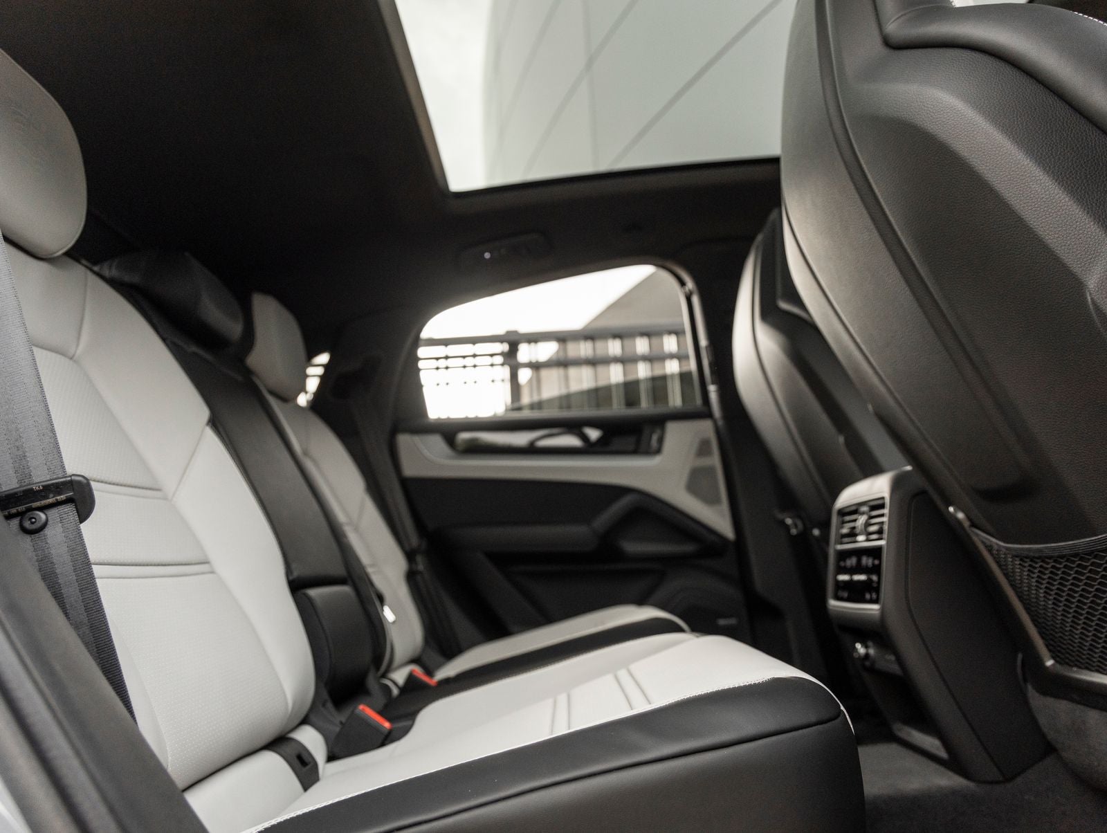 2025 Porsche Cayenne Coup E-Hybrid - Photo 41
