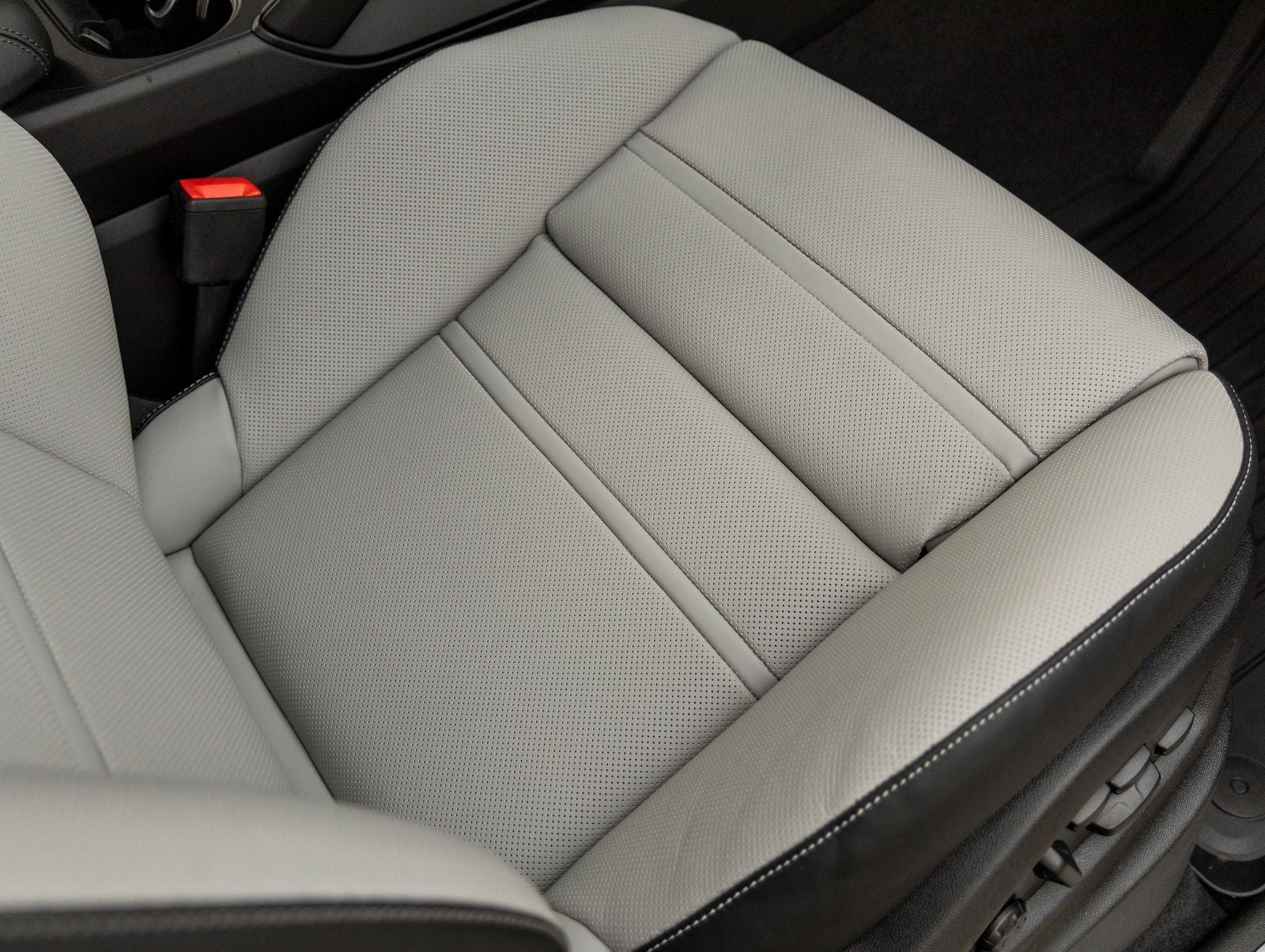 2025 Porsche Cayenne Coup E-Hybrid - Photo 44