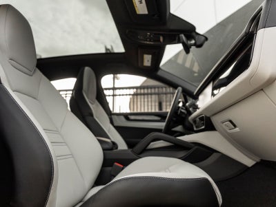 2025 Porsche Cayenne E-Hybrid Coupe