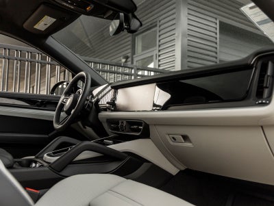 2025 Porsche Cayenne E-Hybrid Coupe