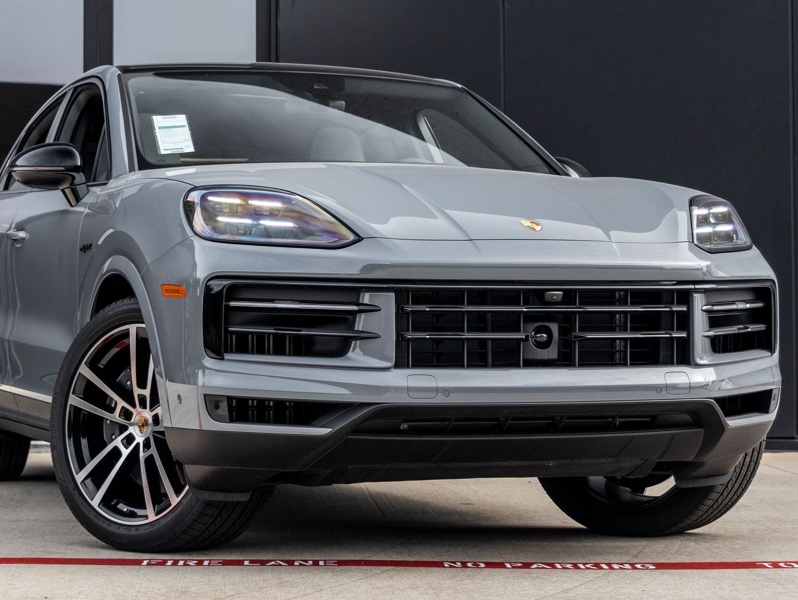 2025 Porsche Cayenne Coup E-Hybrid - Photo 9