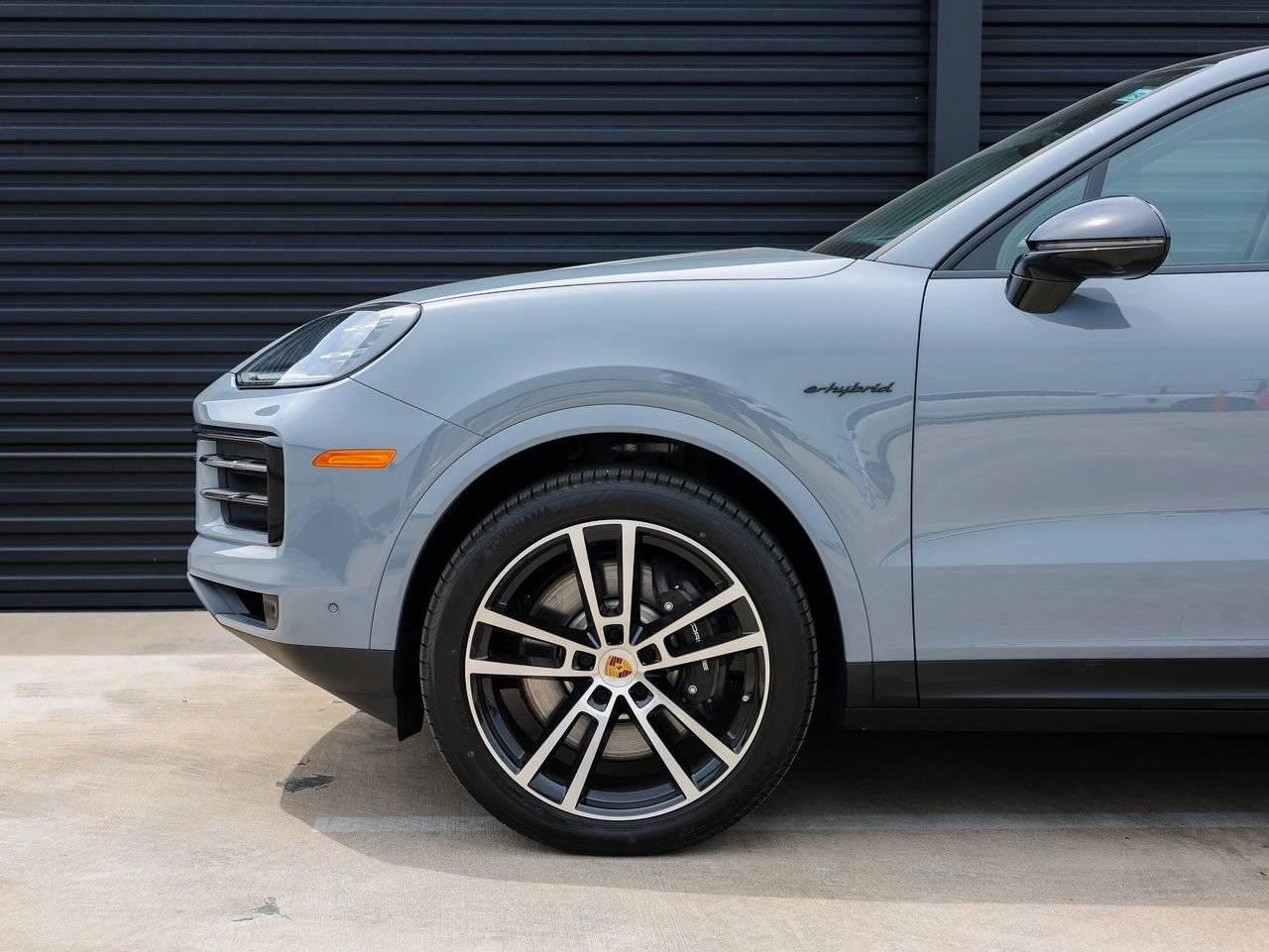2025 Porsche Cayenne E-Hybrid Coupe