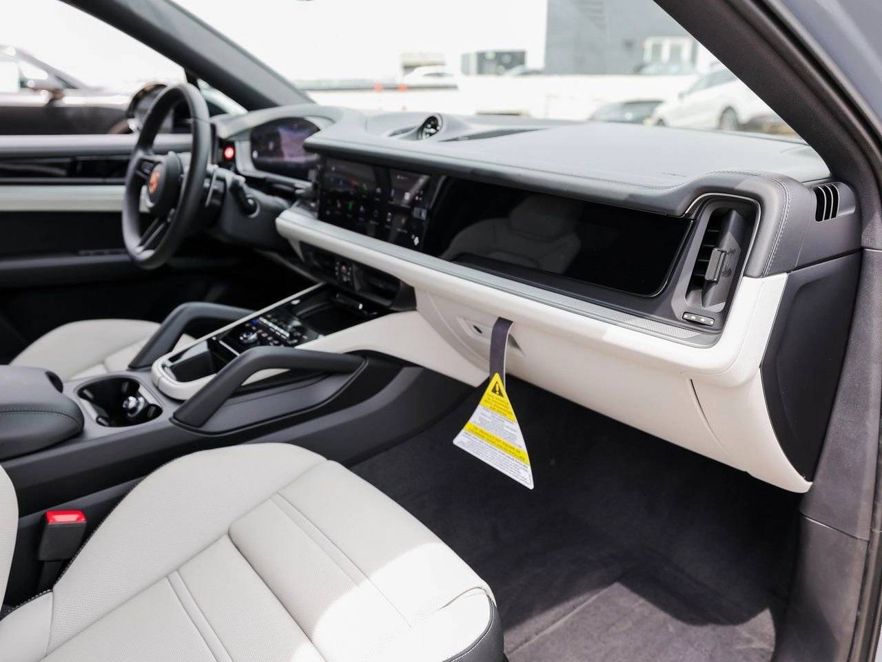 2025 Porsche Cayenne E-Hybrid Coupe