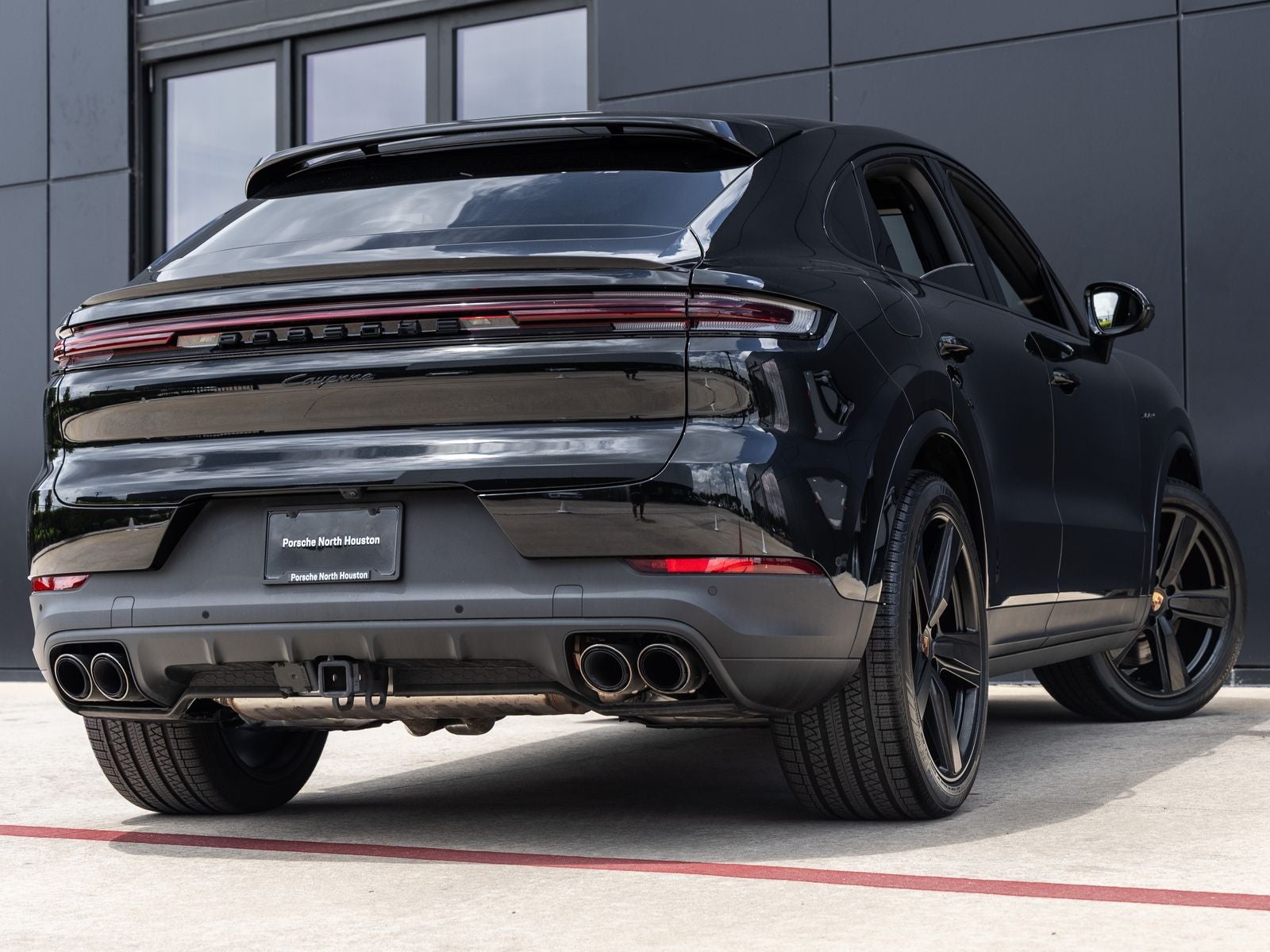 2025 Porsche Cayenne Coup E-Hybrid - Photo 11
