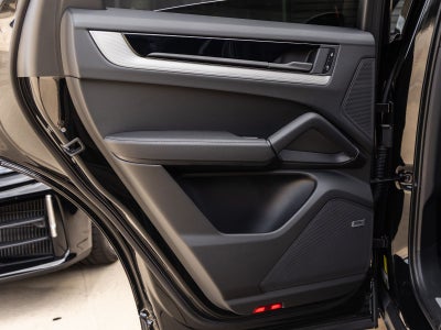 2025 Porsche Cayenne E-Hybrid Coupe