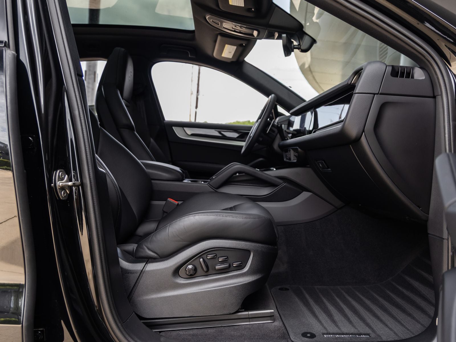 2025 Porsche Cayenne E-Hybrid Coupe