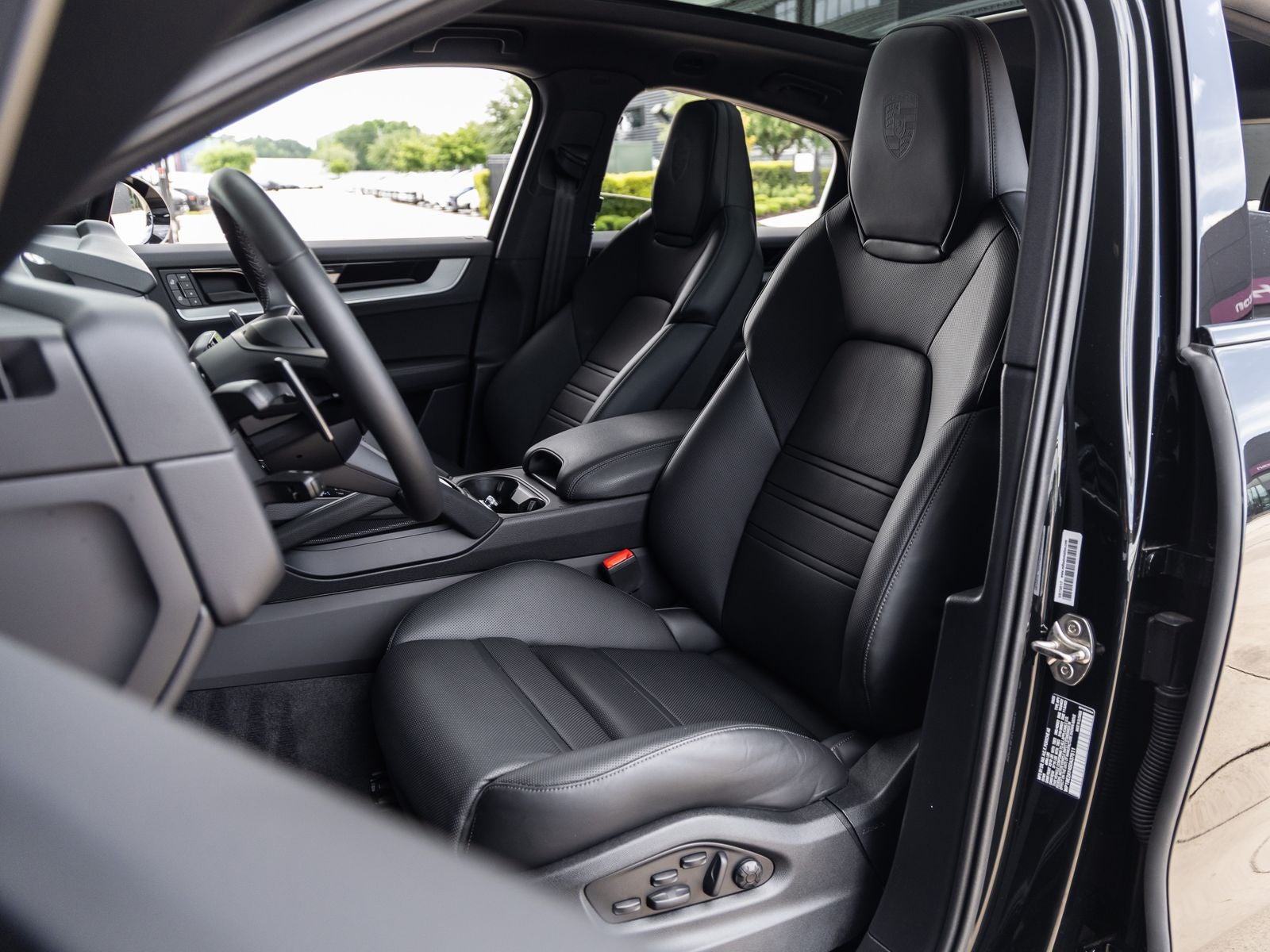2025 Porsche Cayenne E-Hybrid Coupe