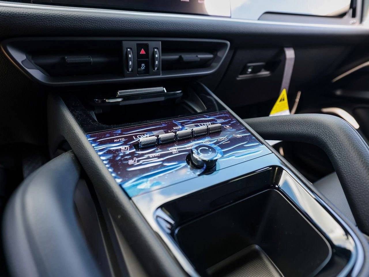 2025 Porsche Cayenne E-Hybrid Coupe