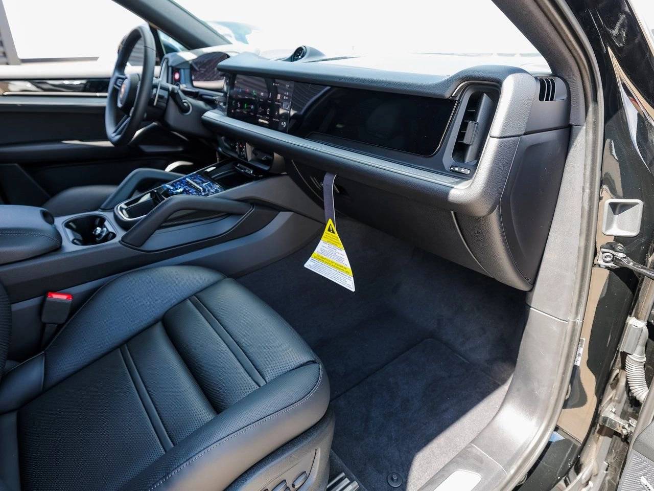 2025 Porsche Cayenne E-Hybrid Coupe