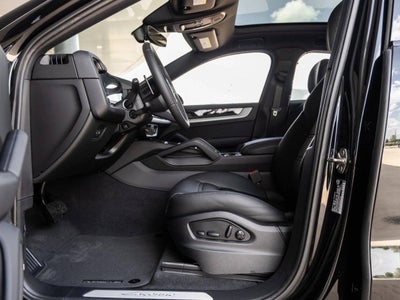 2025 Porsche Cayenne E-Hybrid Coupe