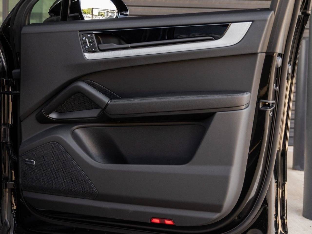 2025 Porsche Cayenne E-Hybrid Coupe