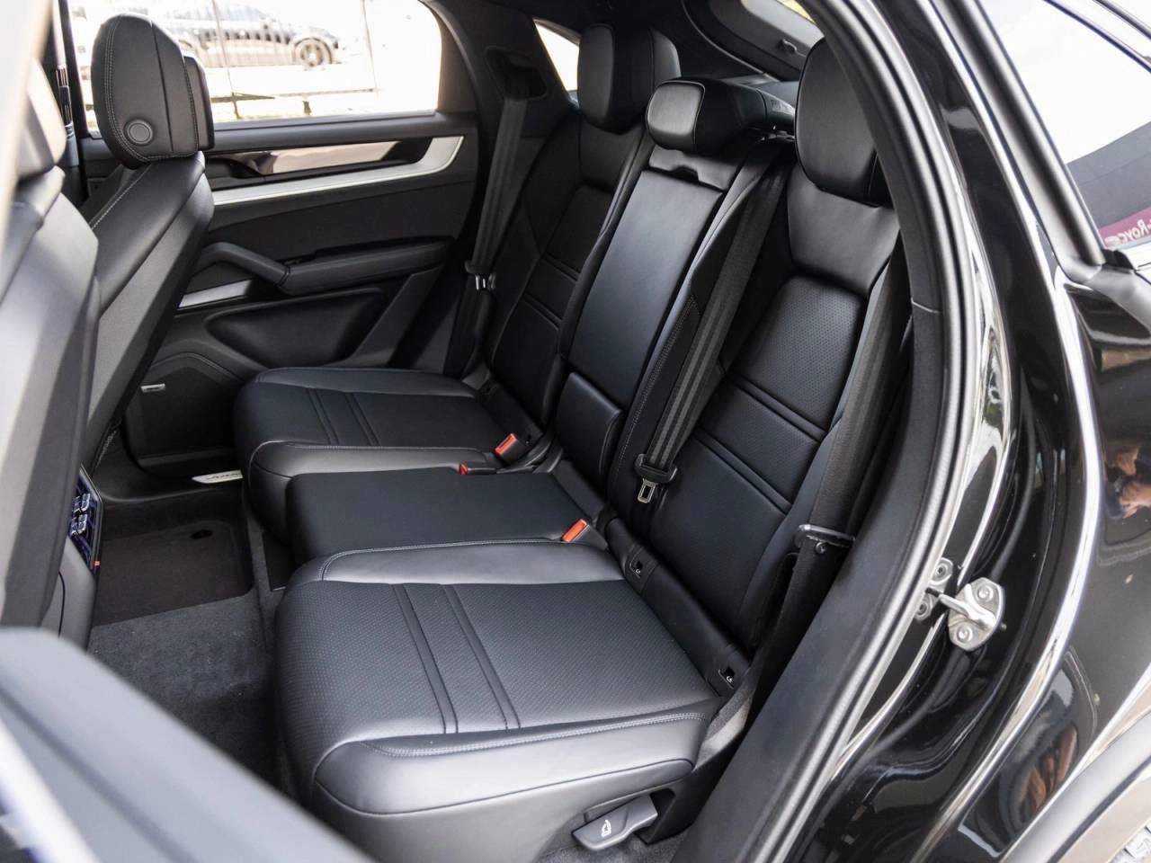 2025 Porsche Cayenne E-Hybrid Coupe