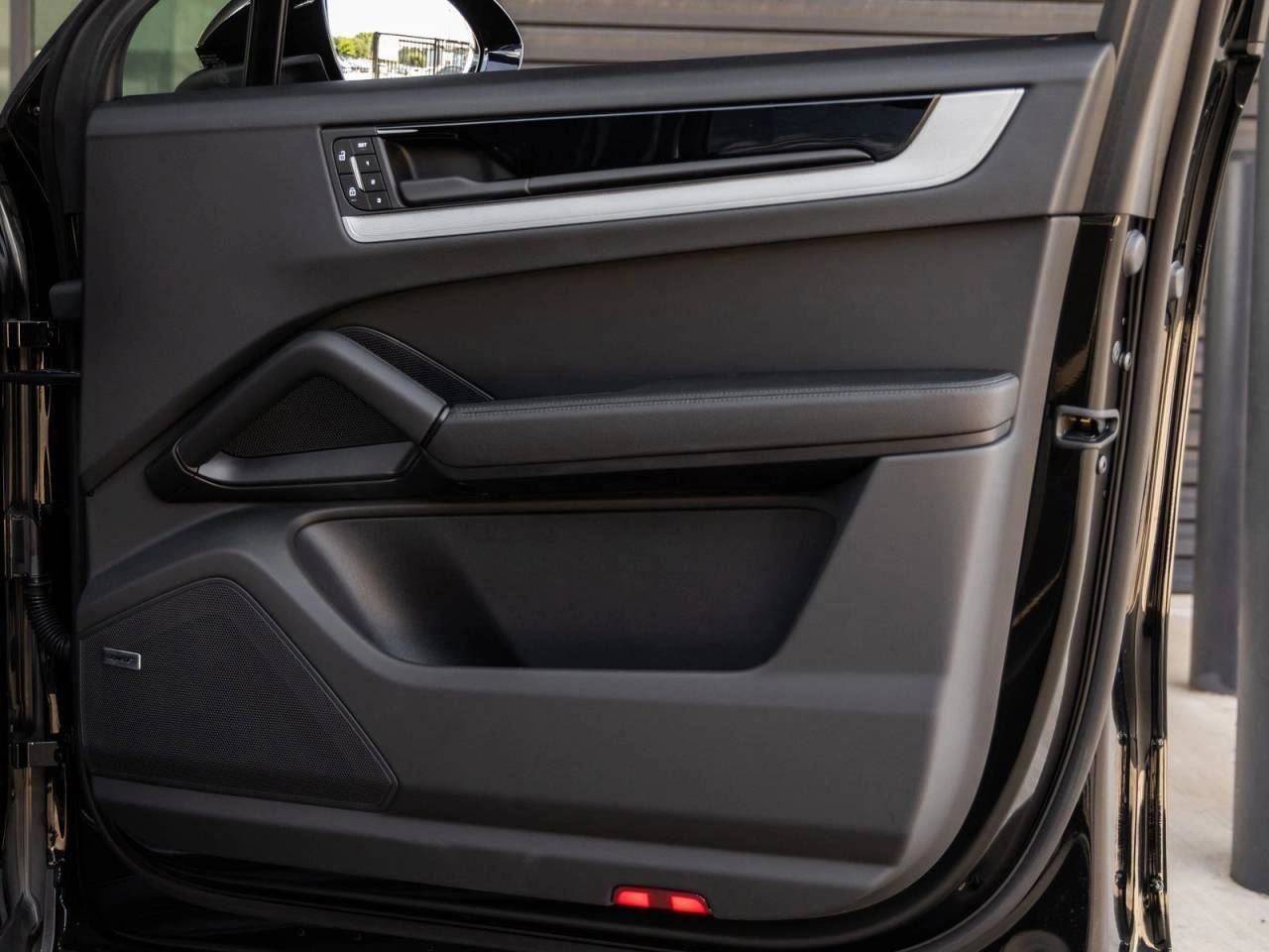 2025 Porsche Cayenne E-Hybrid Coupe