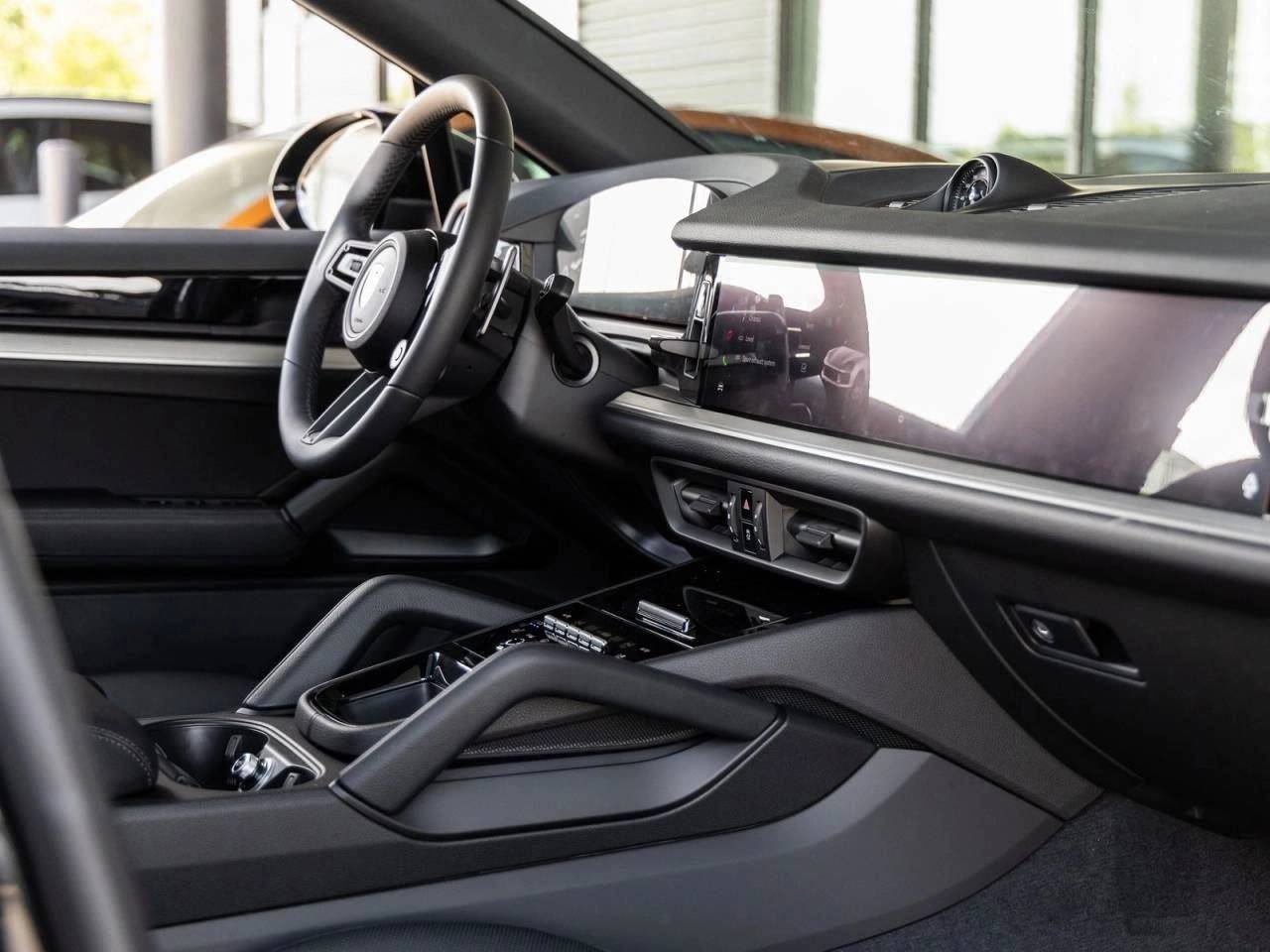 2025 Porsche Cayenne E-Hybrid Coupe