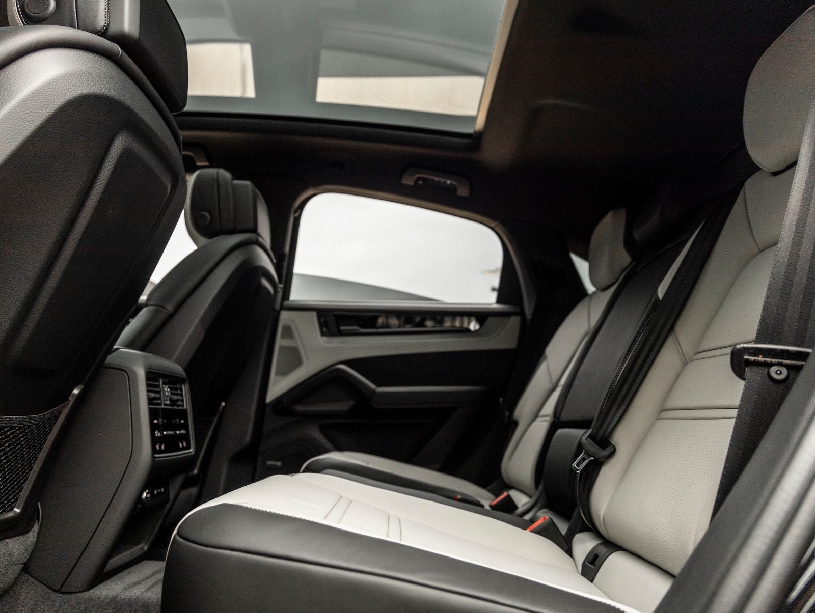 2026 Porsche Cayenne E-Hybrid Coupe