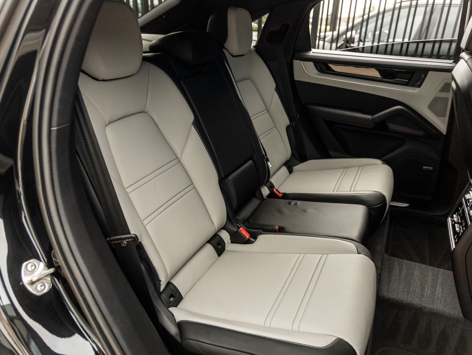 2026 Porsche Cayenne E-Hybrid Coupe