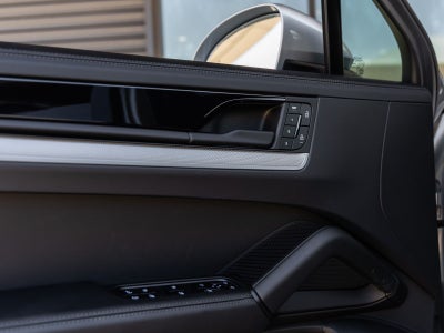 2025 Porsche Cayenne Cayenne E-Hybrid Coupe