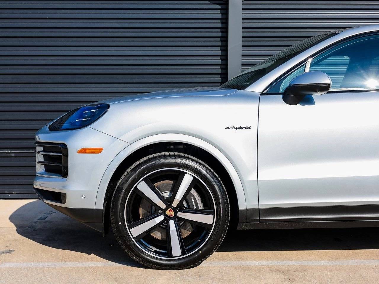2025 Porsche Cayenne E-Hybrid Coupe