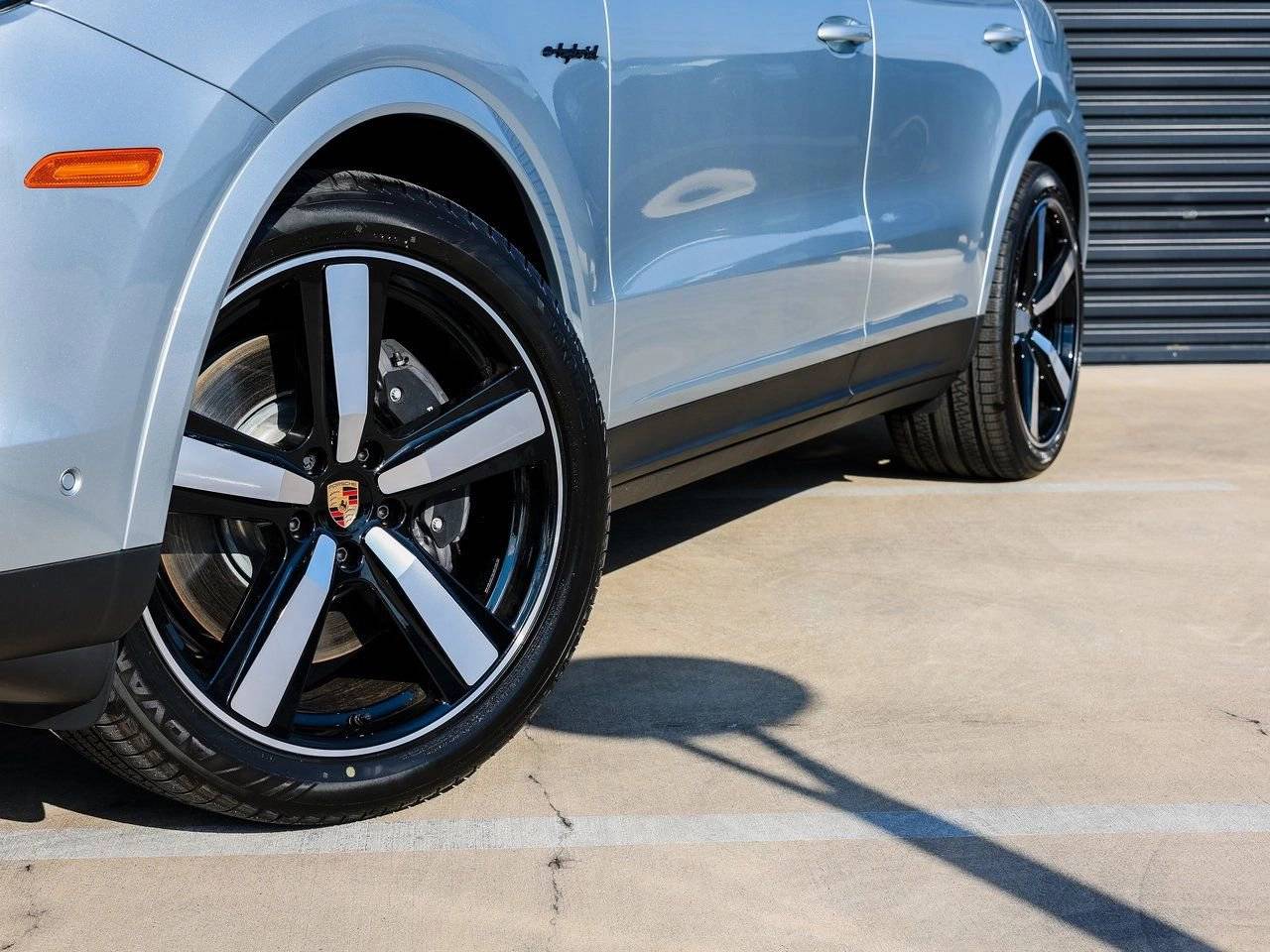 2025 Porsche Cayenne E-Hybrid Coupe