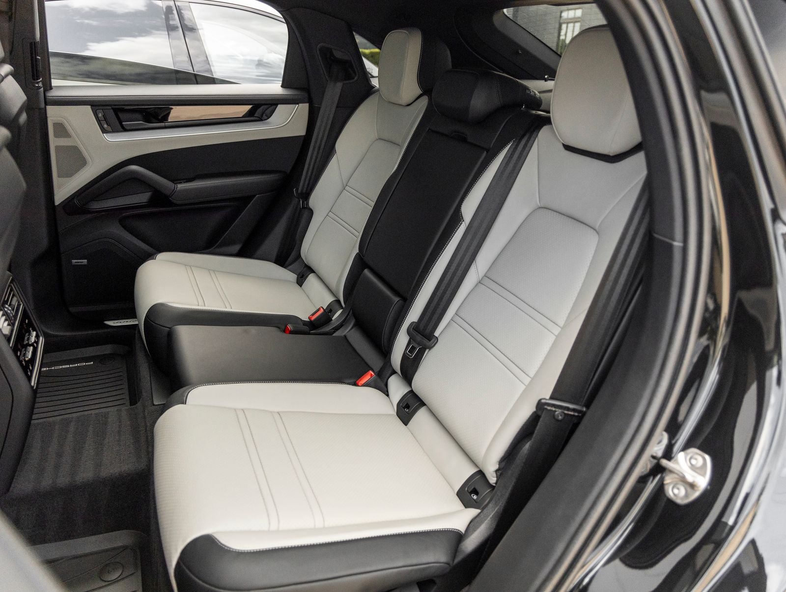 2025 Porsche Cayenne E-Hybrid Coupe