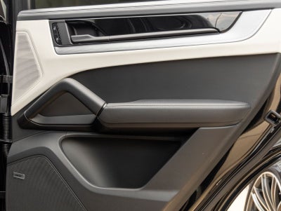 2025 Porsche Cayenne E-Hybrid Coupe