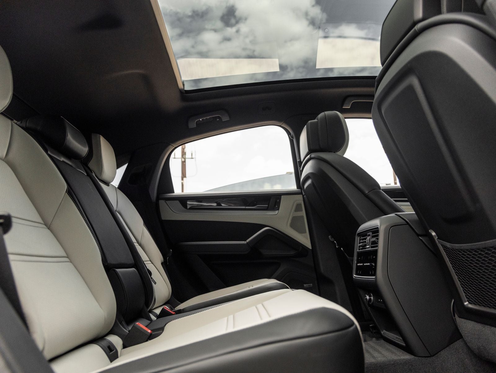 2025 Porsche Cayenne E-Hybrid Coupe