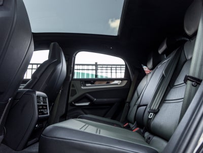 2025 Porsche Cayenne Cayenne GTS Coupe