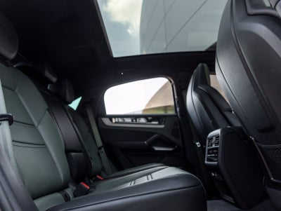 2025 Porsche Cayenne Cayenne GTS Coupe