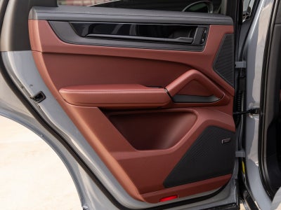 2026 Porsche Cayenne Coupe Cayenne GTS Coupe