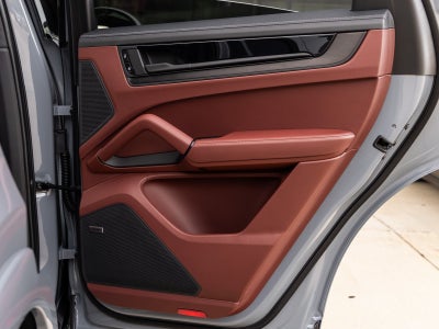 2026 Porsche Cayenne Coupe Cayenne GTS Coupe