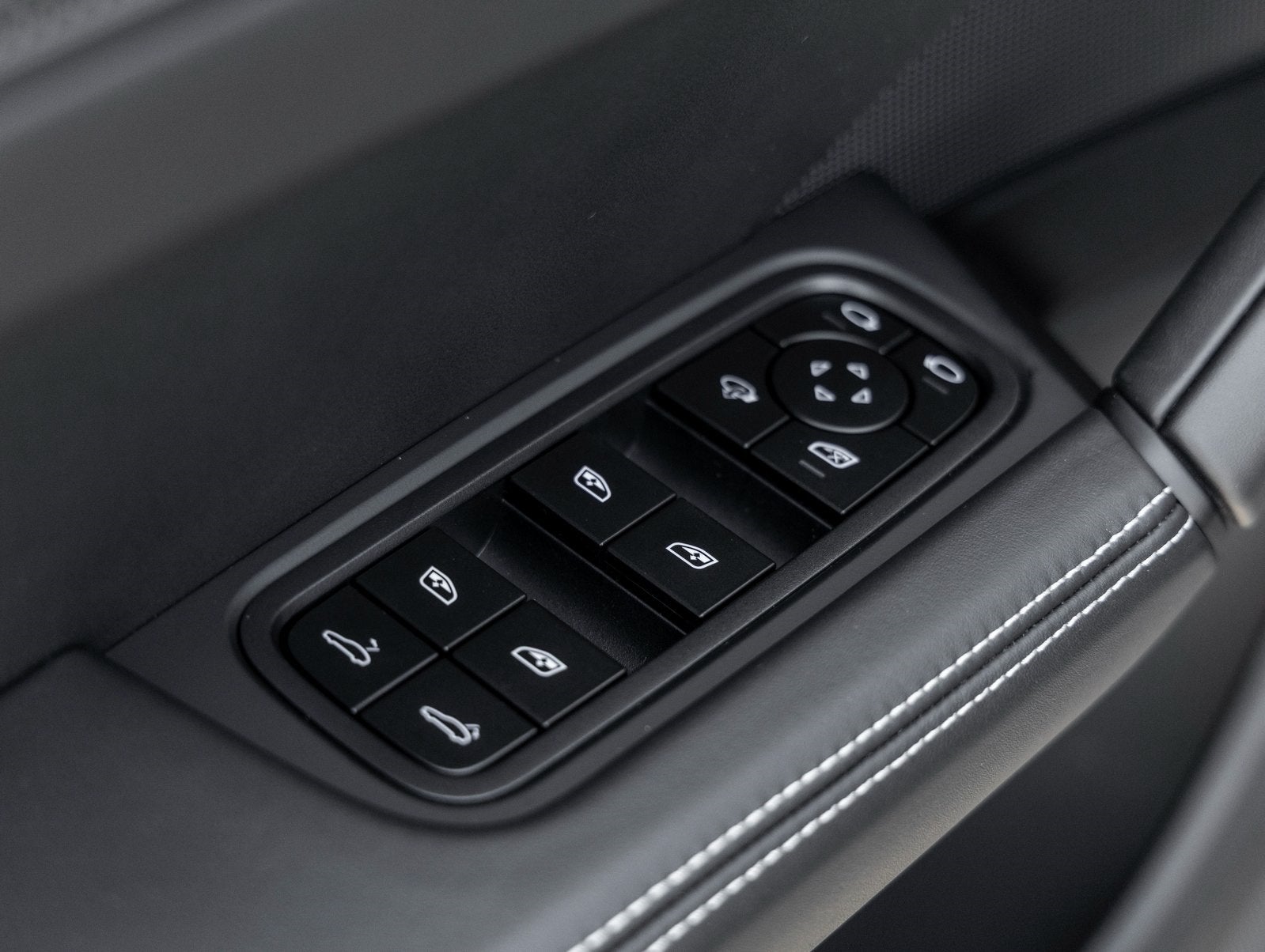 2026 Porsche Cayenne Coupe Cayenne GTS Coupe