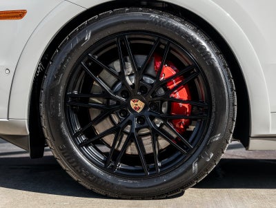 2026 Porsche Cayenne Coupe Cayenne GTS Coupe