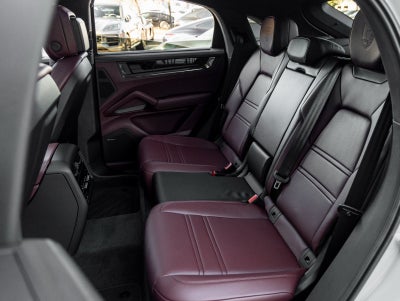 2026 Porsche Cayenne Coupe Cayenne GTS Coupe