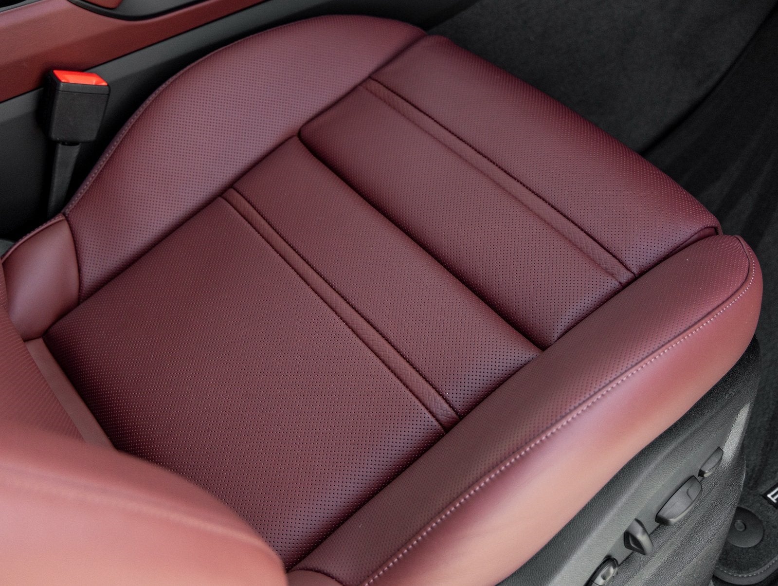 2026 Porsche Cayenne Coupe Cayenne GTS Coupe