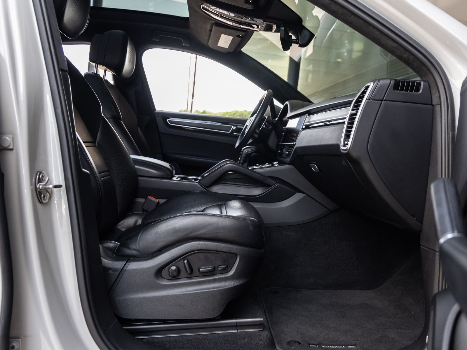 2023 Porsche Cayenne GTS Coupe