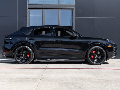 2025 Porsche Cayenne Coupe GTS
