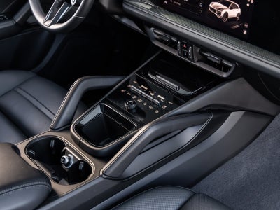 2025 Porsche Cayenne Coupe GTS