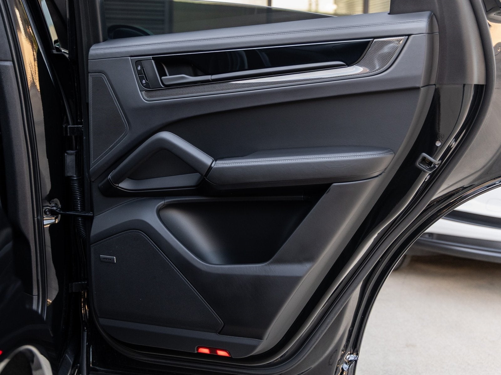 2025 Porsche Cayenne Coupe GTS