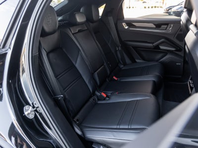 2025 Porsche Cayenne Coupe GTS