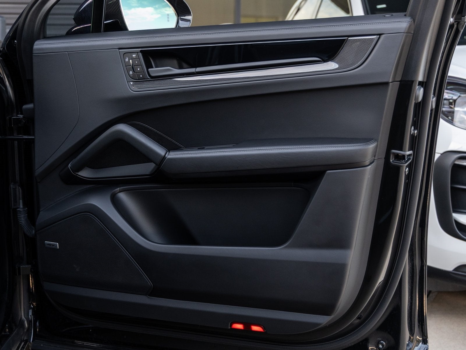 2025 Porsche Cayenne Coupe GTS