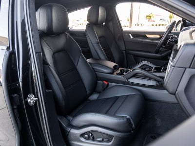 2025 Porsche Cayenne Coupe GTS